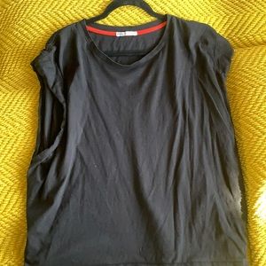 Black oversized women’s tee medium